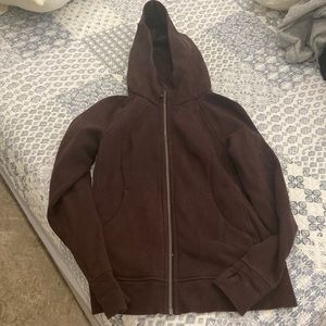 Lululemon sweatshirt
